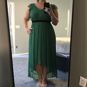 {SOLD} Green dress size 12